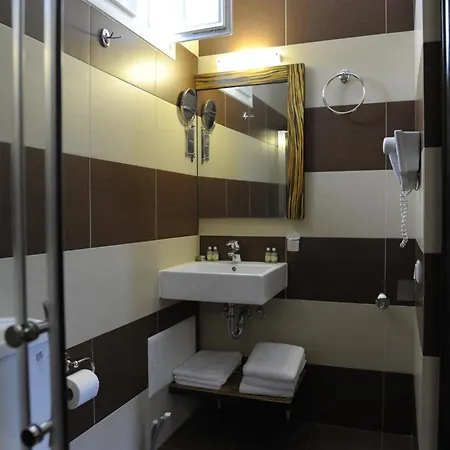 Aerolithos Adamantas (Milos)