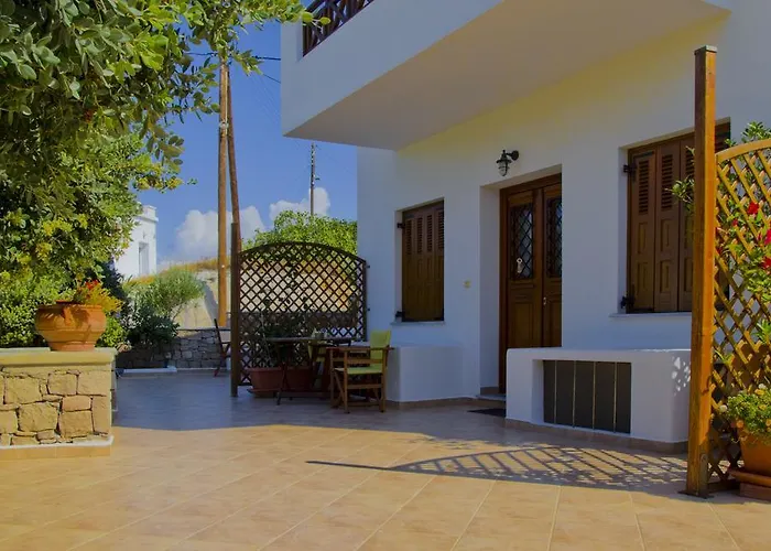 Aerolithos 4* אדאמאס