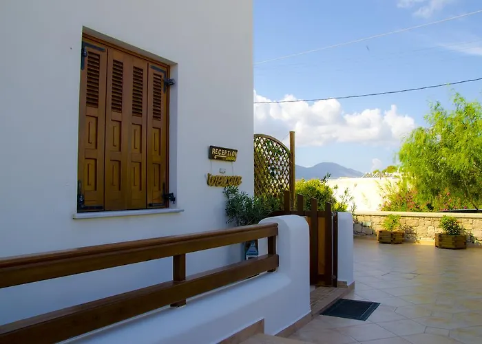 בית הארחה Aerolithos