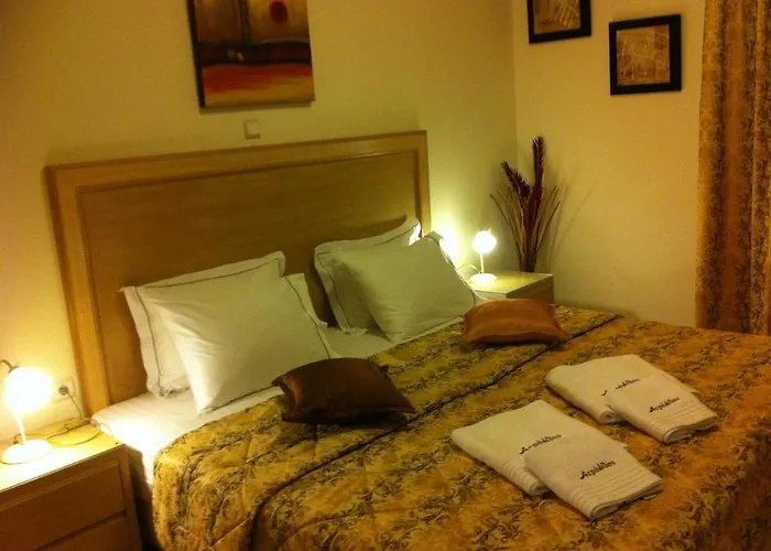 Aerolithos בית הארחה אדאמאס