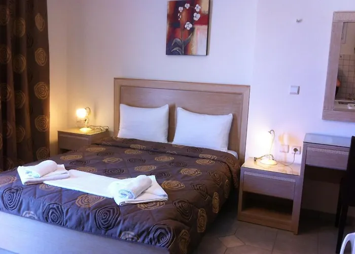 Aerolithos בית הארחה אדאמאס