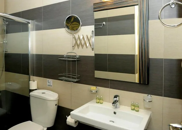 בית הארחה Aerolithos 4*