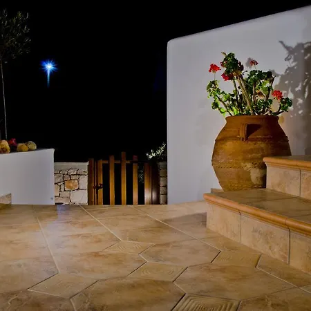 Guest house Aerolithos Adamantas (Milos)