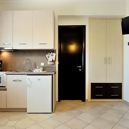 Aerolithos 招待所