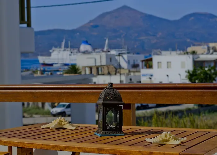 Guest house Aerolithos Adamantas (Milos)