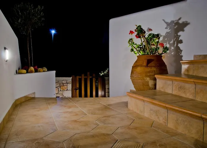 Guest house Aerolithos Adamantas (Milos)